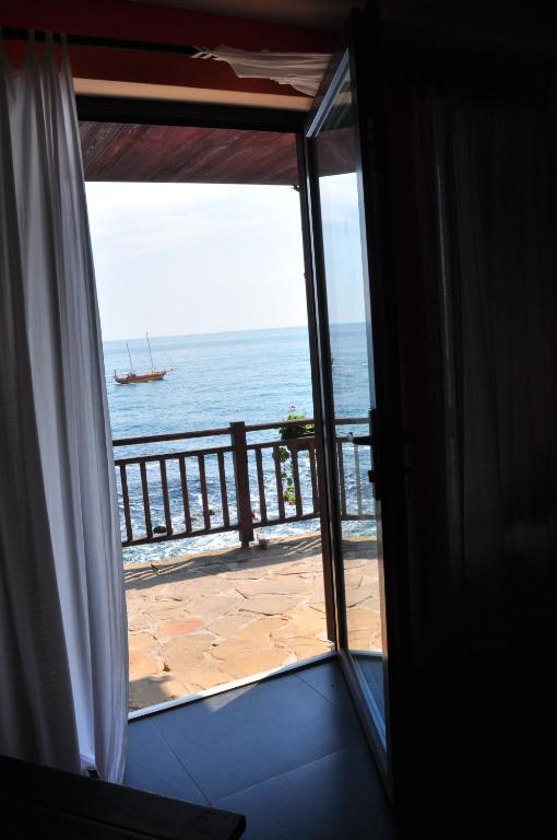 Deep Blue Guest House سوزوبول الغرفة الصورة