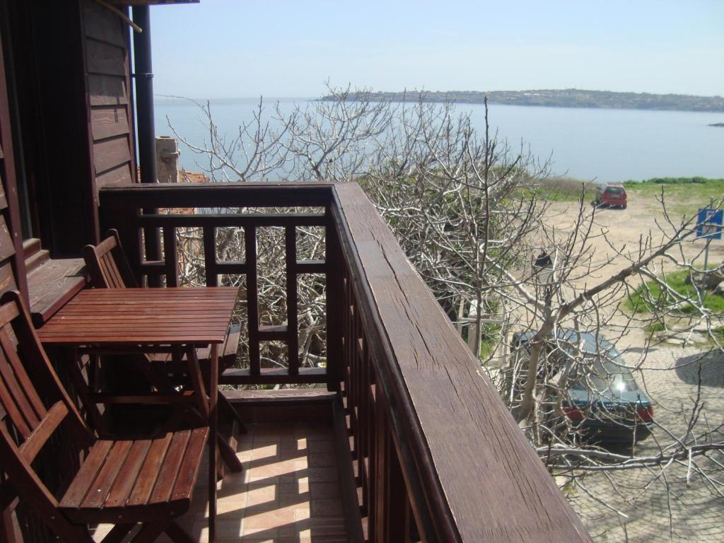 Deep Blue Guest House سوزوبول الغرفة الصورة