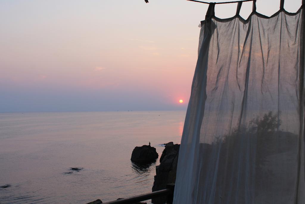Deep Blue Guest House سوزوبول المظهر الخارجي الصورة