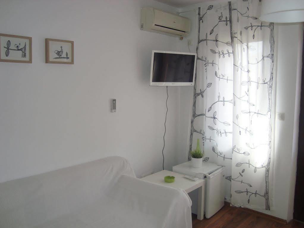 Deep Blue Guest House سوزوبول المظهر الخارجي الصورة